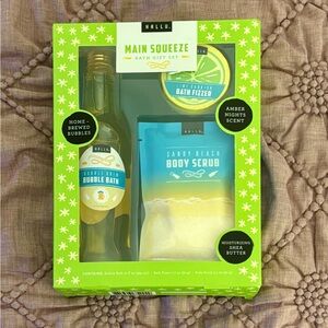 Hallu Main Squeeze Amber Nights Bath NIB Gift Set, bubble bath/fizzer/body scrub